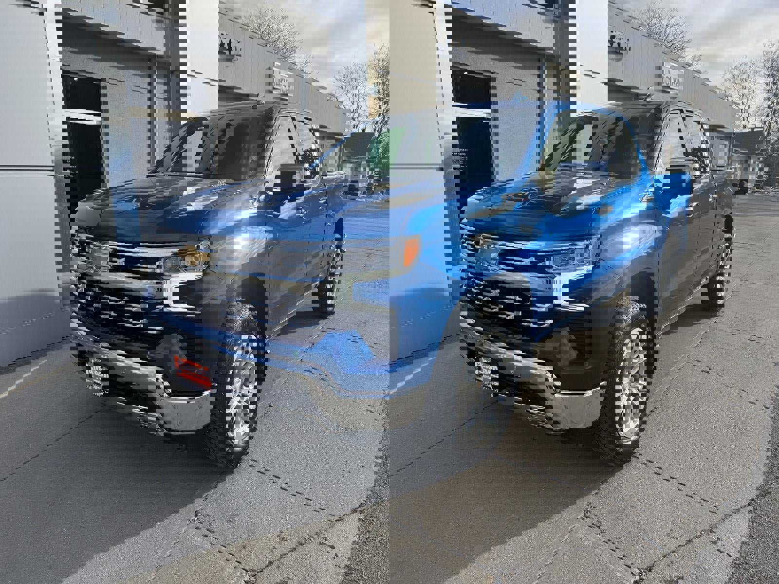 Used 2022 Chevrolet Silverado 1500 LTZ image 2