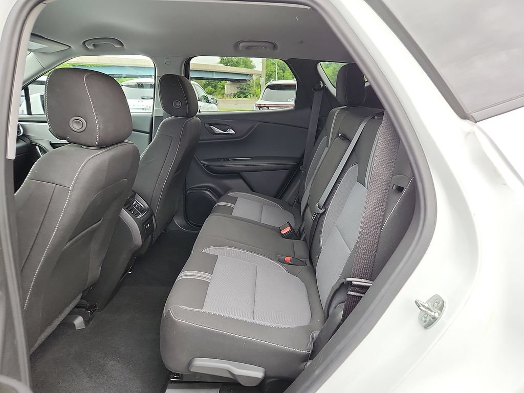 Used 2025 Chevrolet Blazer LT AWD/4WD image 10
