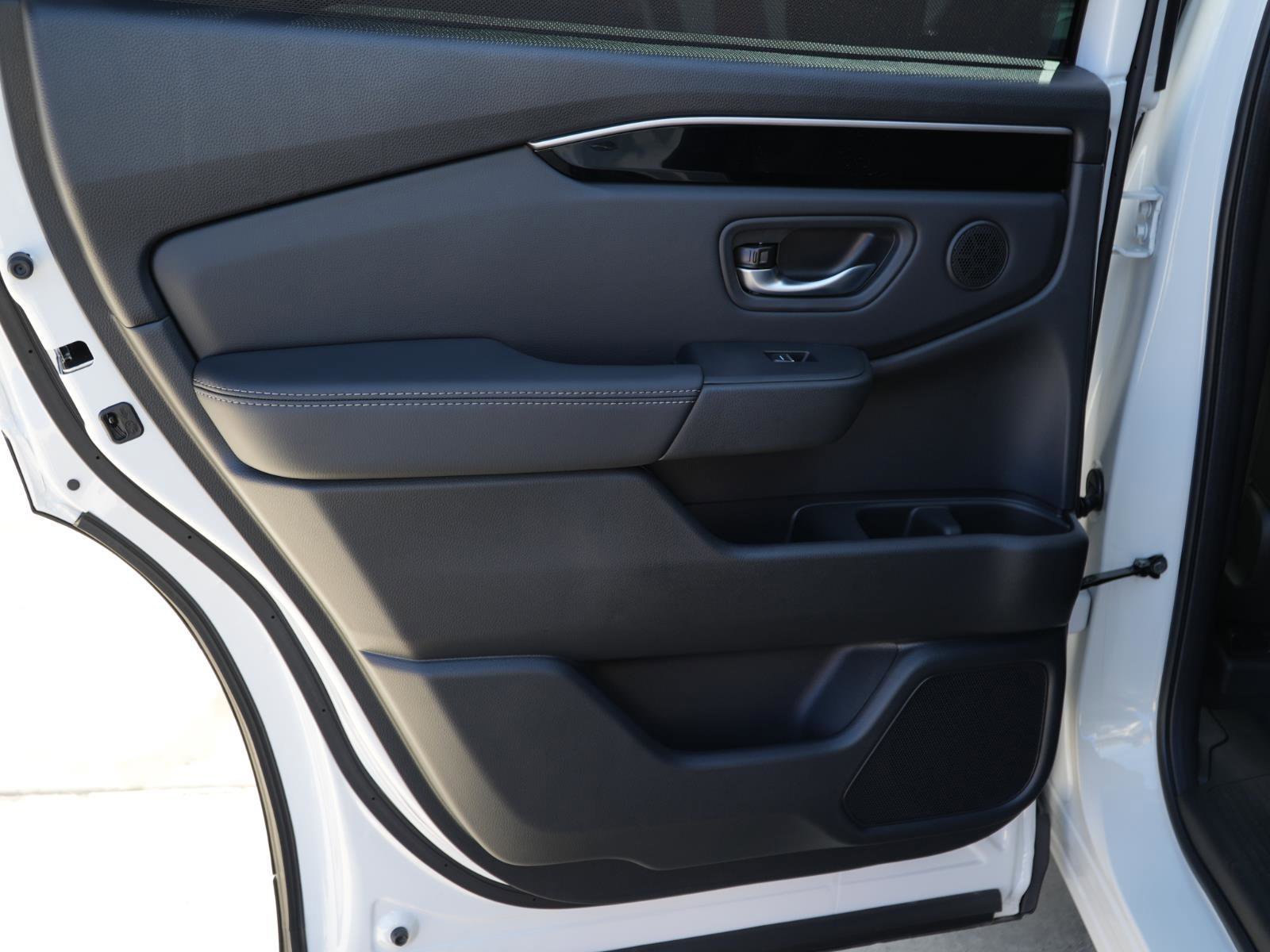 New 2025 Honda Pilot Touring image 18