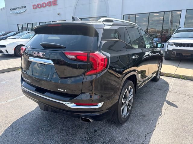 Used 2020 GMC Terrain Denali w/ Denali Premium Package AWD/4WD image 8