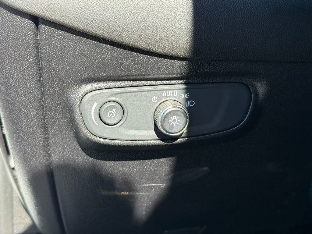 Used 2019 Chevrolet Equinox LT image 20