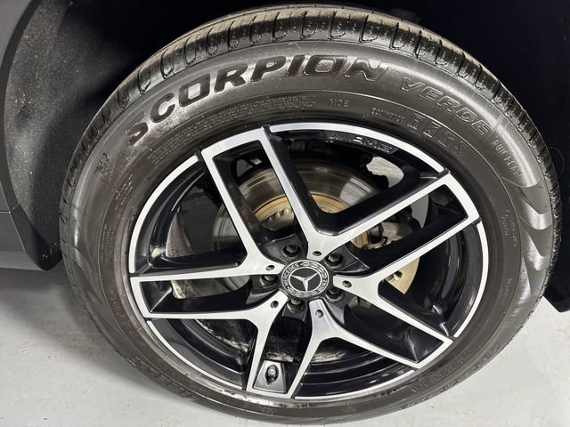 Used 2019 Mercedes-Benz GLC 300 4MATIC image 5