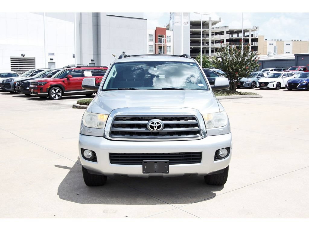 Used 2014 Toyota Sequoia SR5 RWD image 2