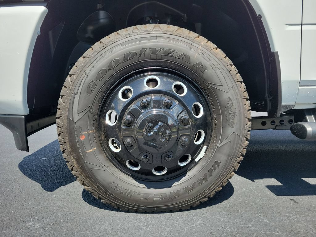 New 2026 RAM 3500 Big Horn AWD/4WD image 9