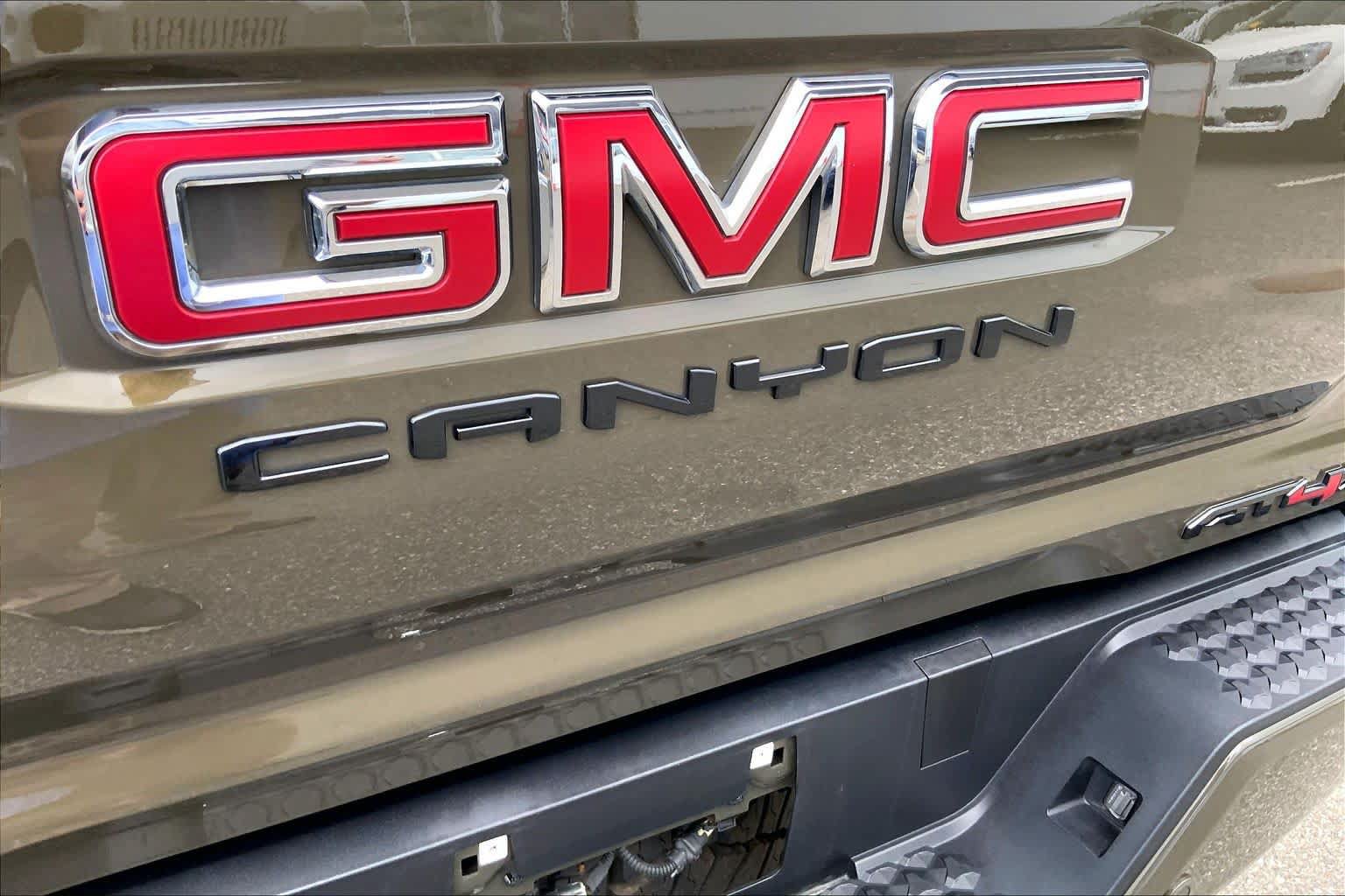 Used 2024 GMC Canyon AT4X AWD/4WD image 31