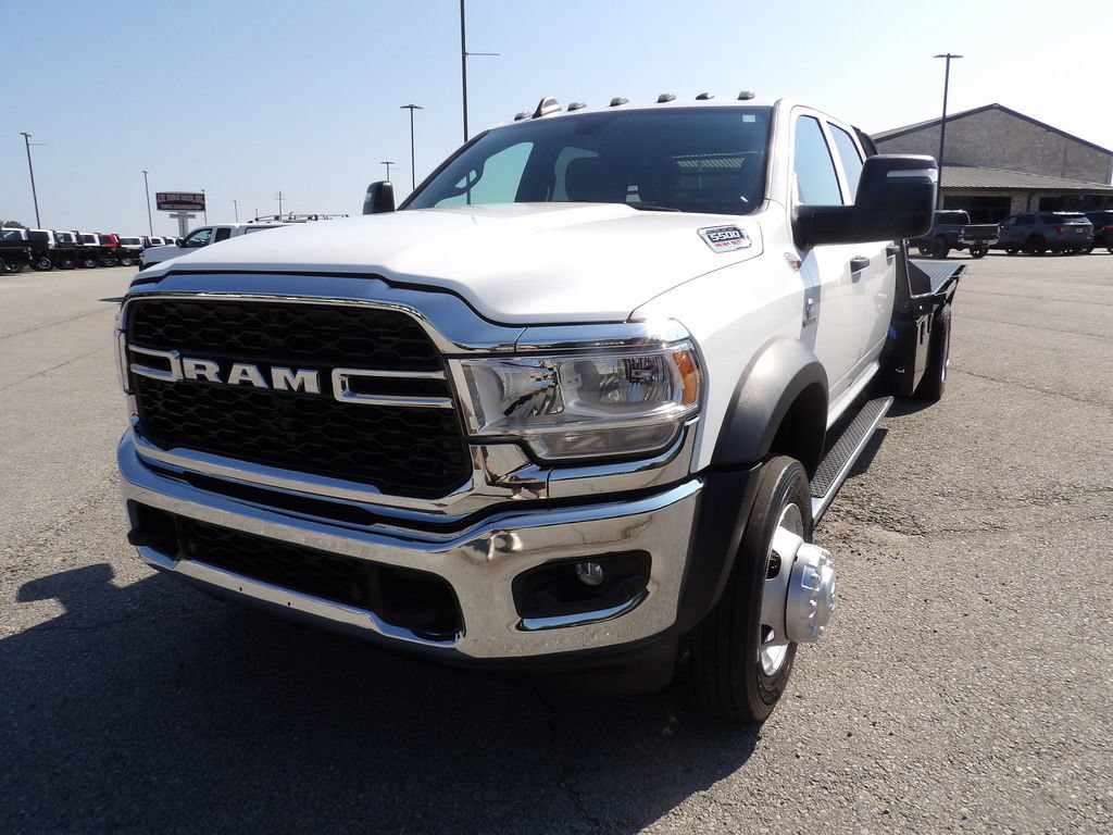 Used 2024 RAM 5500 Tradesman w/ Chrome Appearance Group AWD/4WD image 63