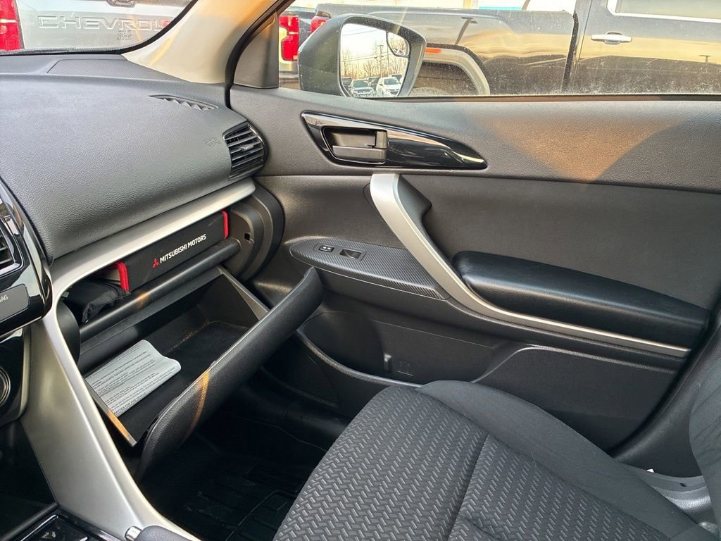 Used 2022 Mitsubishi Eclipse Cross ES image 29