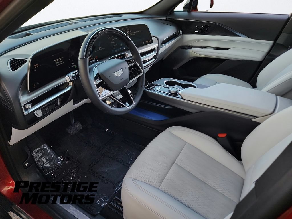 Used 2024 Cadillac Lyriq Sport AWD/4WD image 16