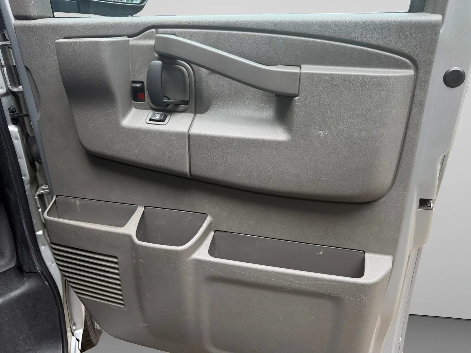 Used 2023 GMC Savana 2500 w/ Driver Convenience Package RWD image 33