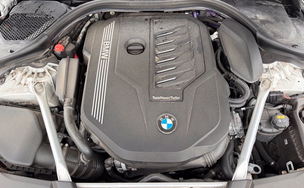 Used 2022 BMW 540i xDrive AWD/4WD image 8