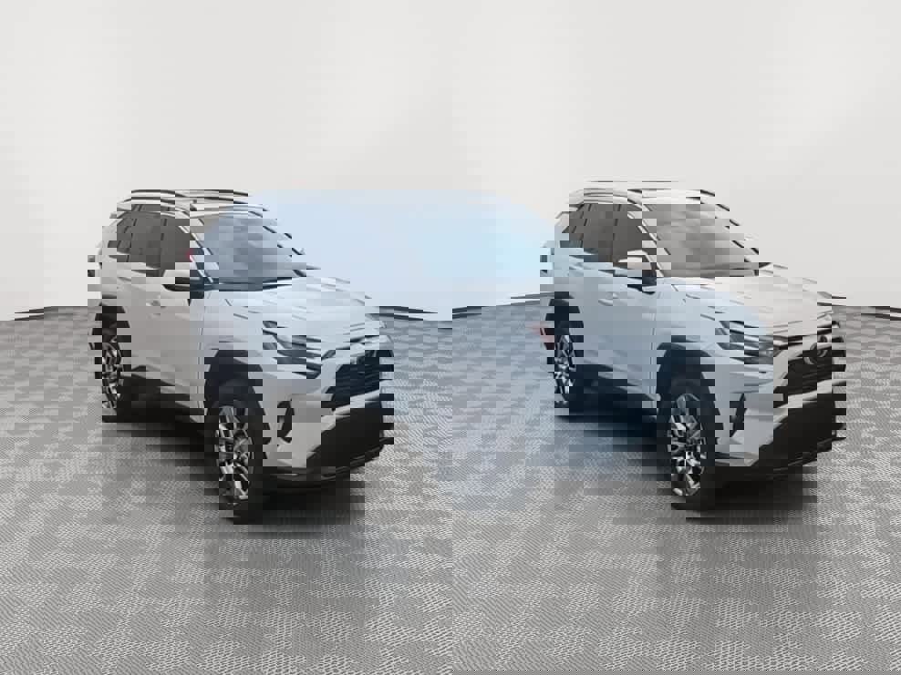 Used 2025 Toyota RAV4 XLE Premium image 2