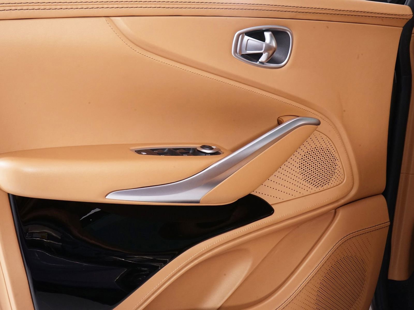 Used 2023 Aston Martin DBX 707 image 35