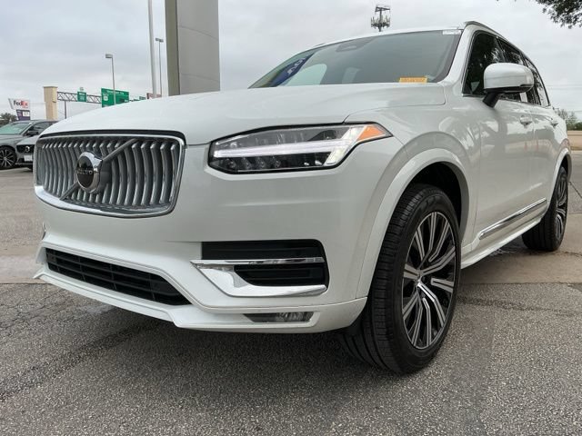 Certified 2025 Volvo XC90 B5 Core AWD/4WD image 3