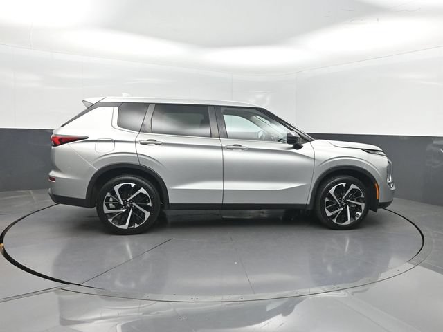 Used 2022 Mitsubishi Outlander ES FWD image 30