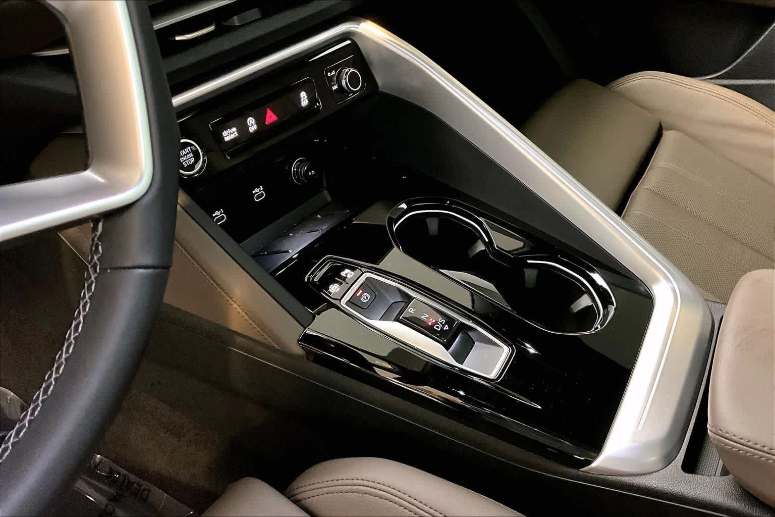 Certified 2025 Audi Q5 Premium AWD/4WD image 17