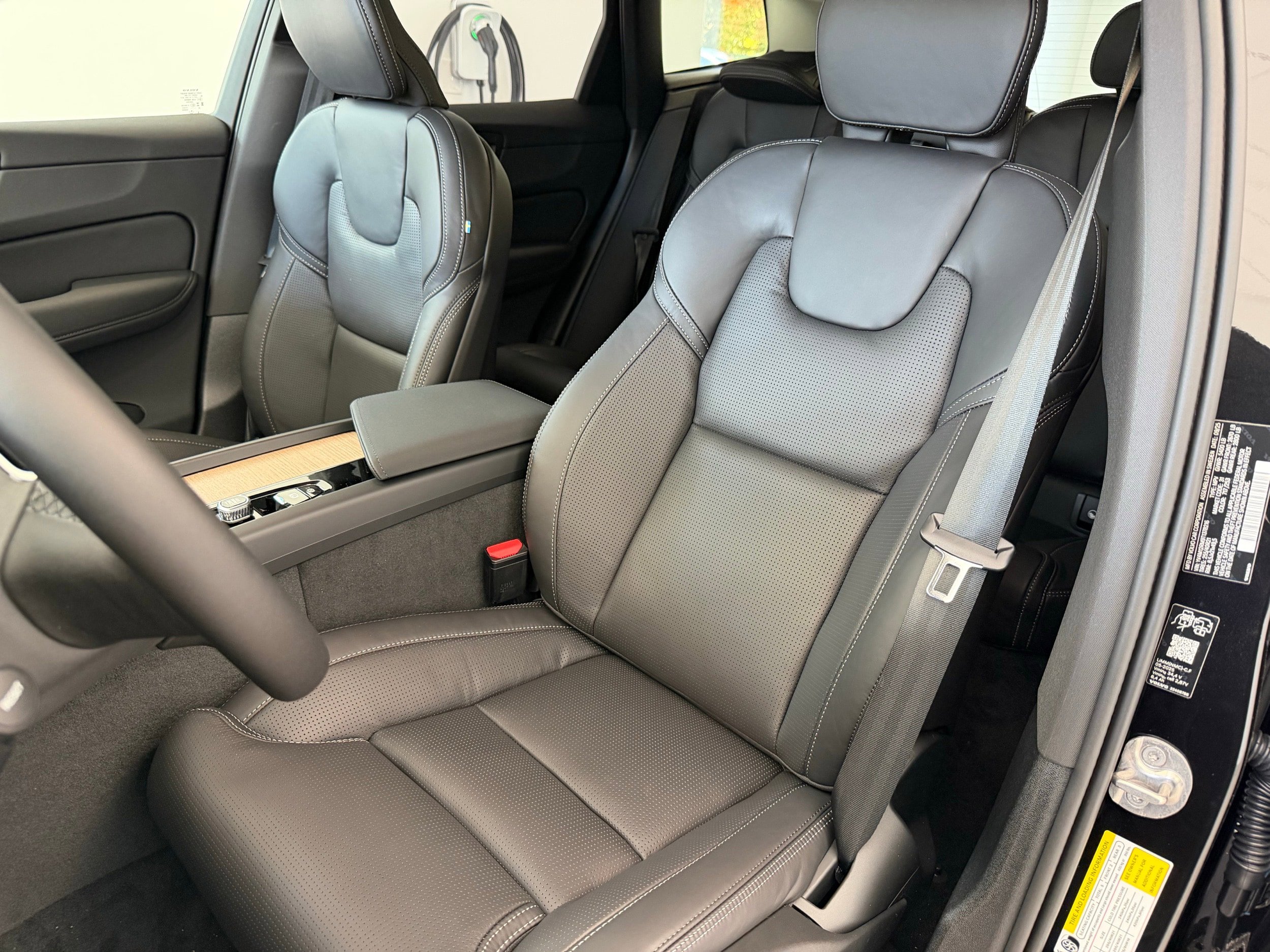 New 2026 Volvo XC60 B5 Ultra w/ Protection Package Premier AWD/4WD image 15