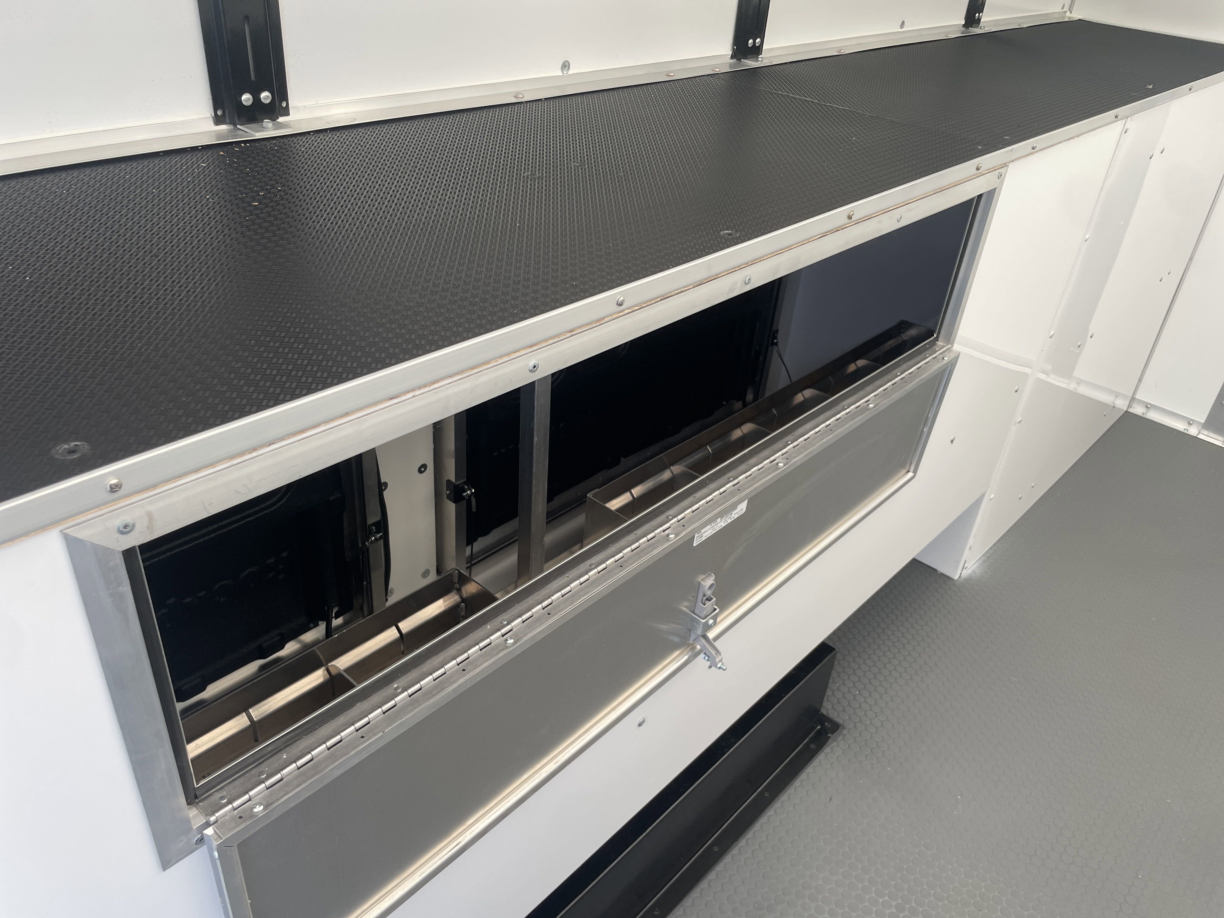 New 2025 Ford E-450 and Econoline 450 Super Duty w/ Power Equipment Group image 17