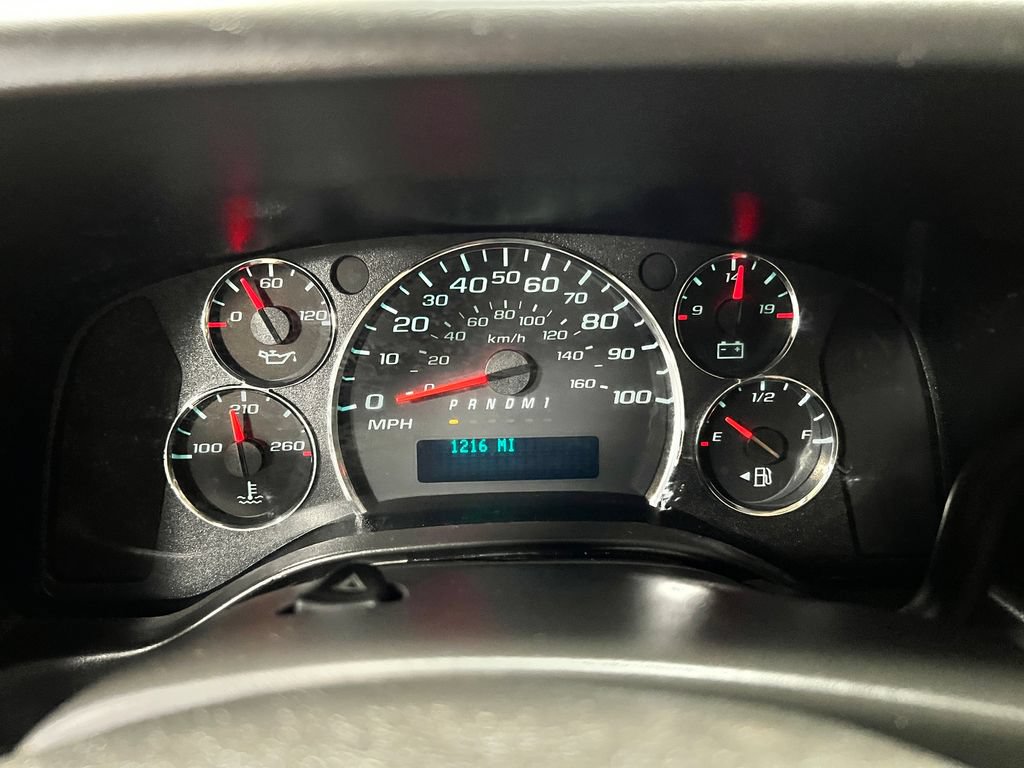 Used 2025 Chevrolet Express 2500 w/ Driver Convenience Package RWD image 21