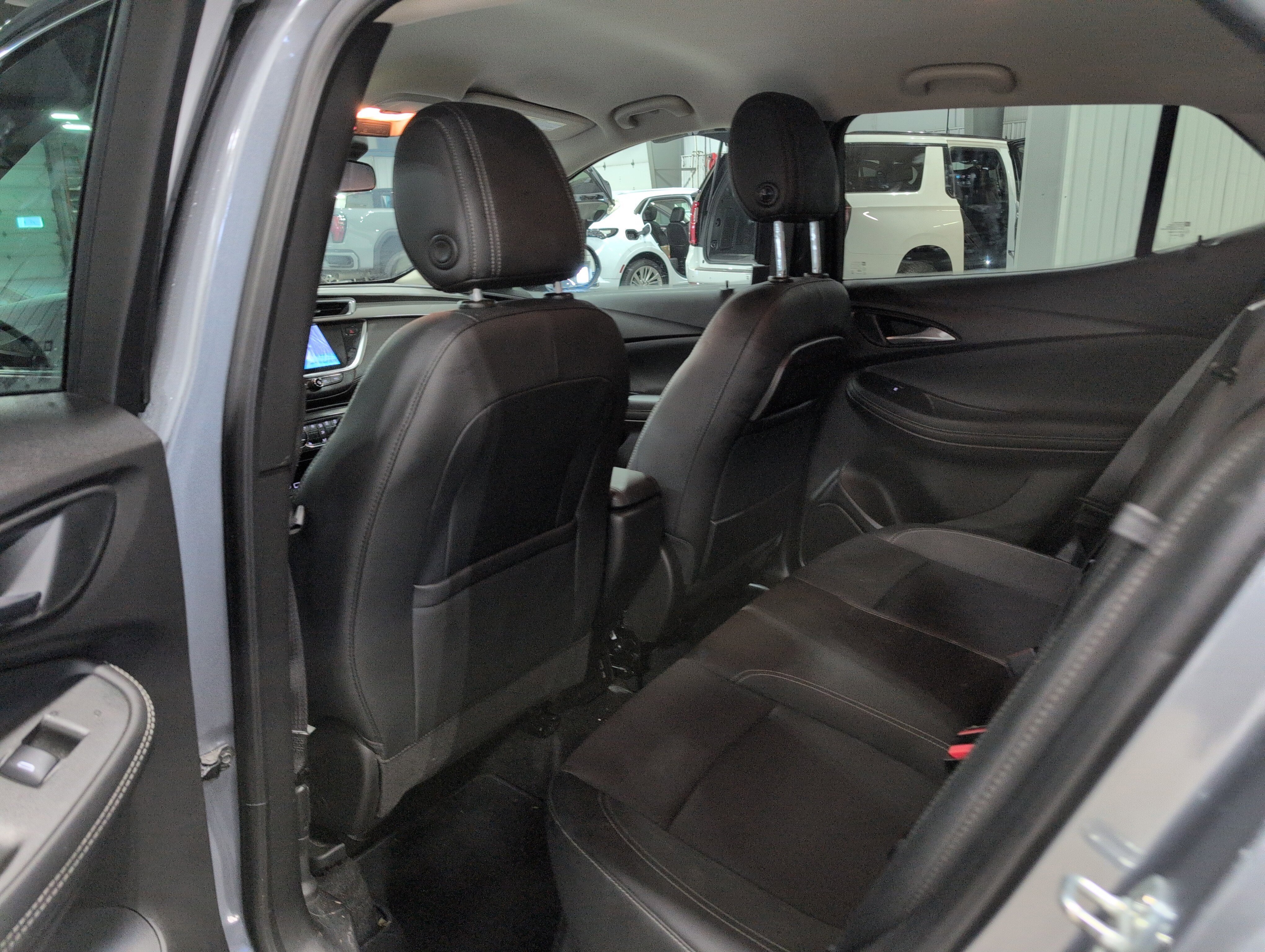 Used 2021 Buick Encore GX Select image 10