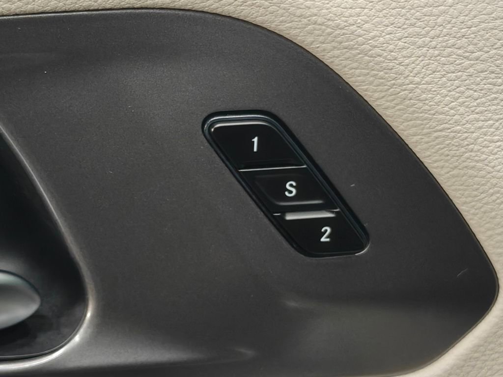Used 2024 Chrysler Pacifica Touring-L image 53