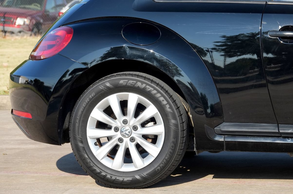 Used 2013 Volkswagen Beetle 2.5 FWD image 26