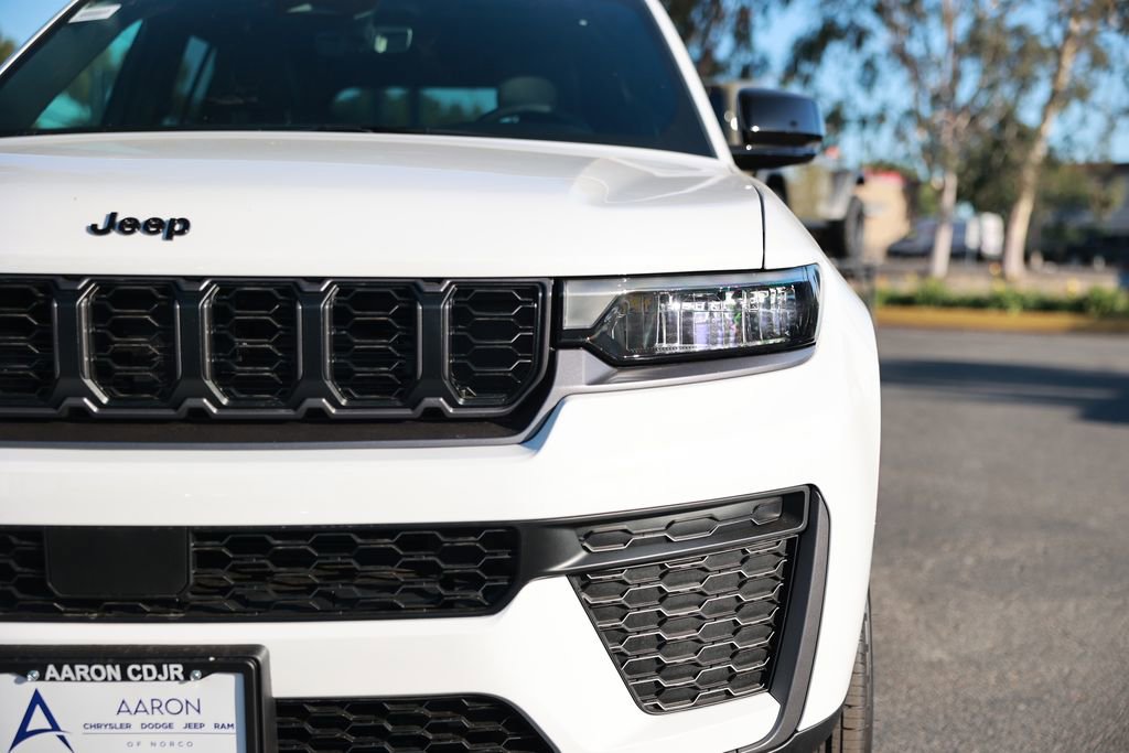 New 2026 Jeep Grand Cherokee Altitude RWD image 5