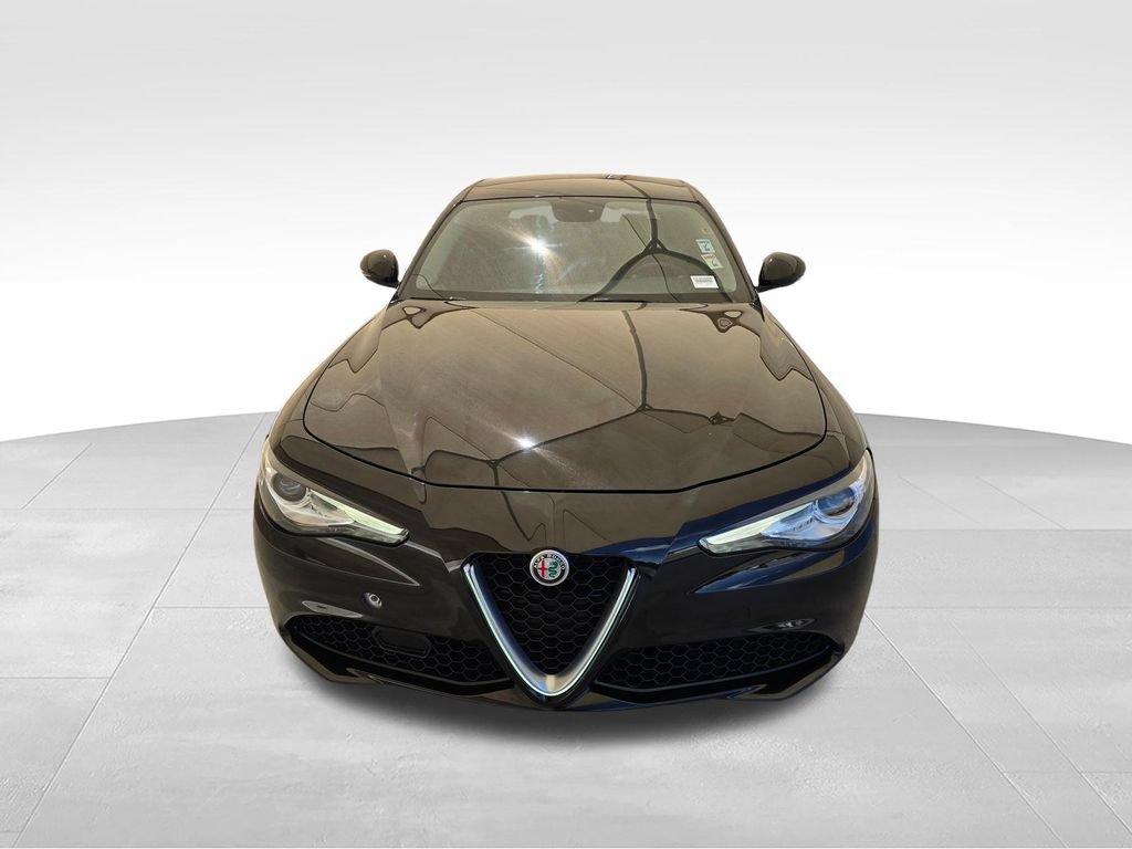 Used 2019 Alfa Romeo Giulia RWD image 4