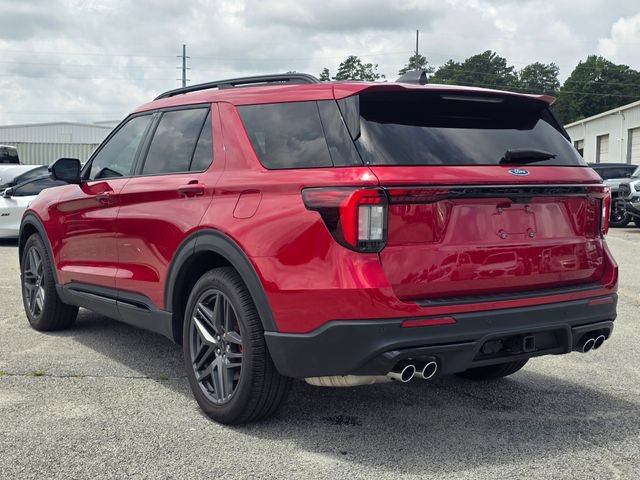Used 2025 Ford Explorer ST AWD/4WD image 3