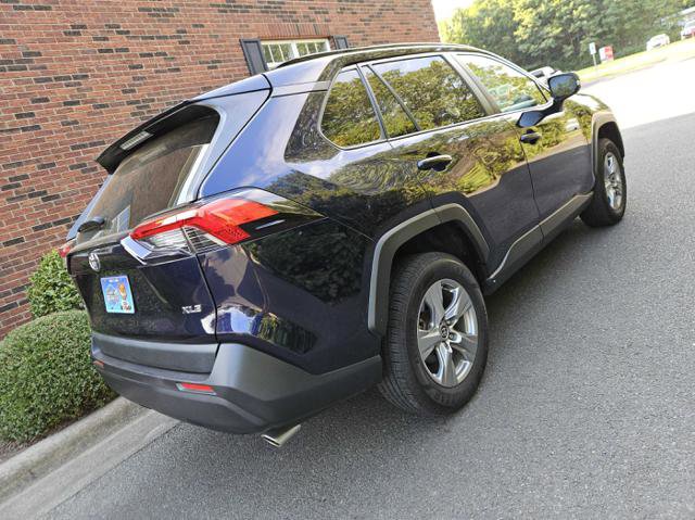 Used 2022 Toyota RAV4 XLE image 5