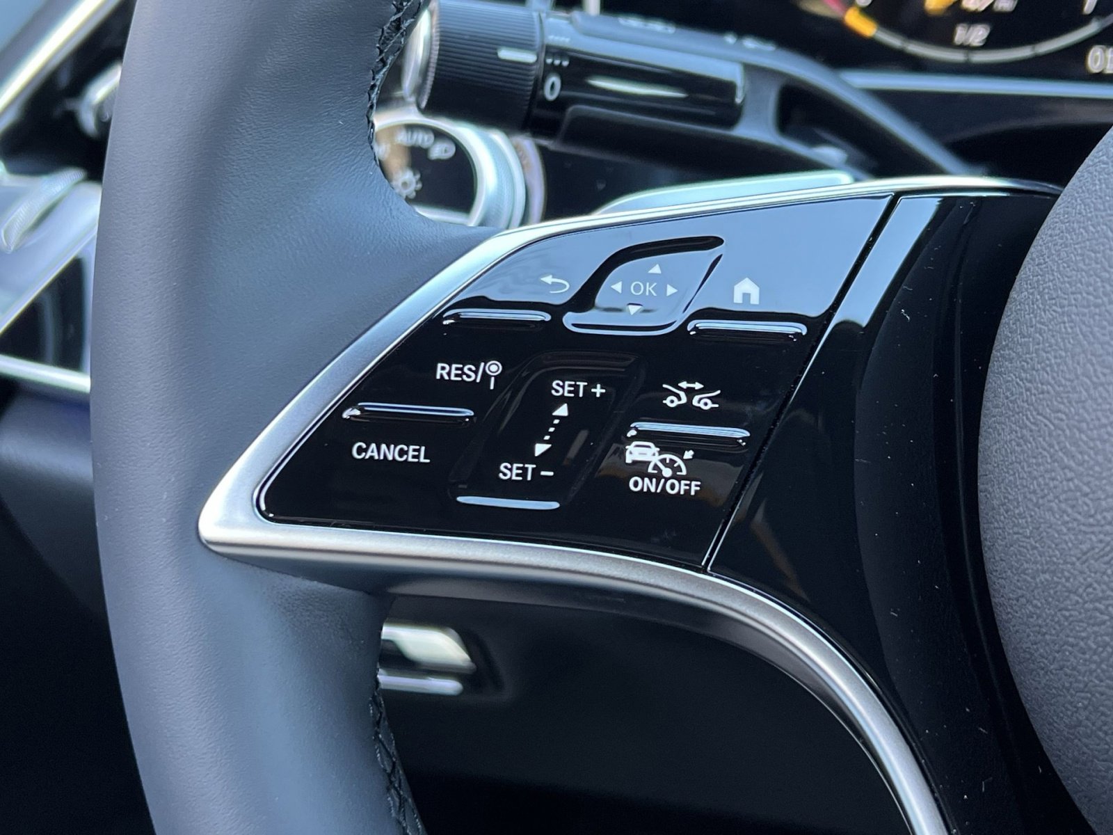 New 2026 Mercedes-Benz E 450 4MATIC Sedan image 31