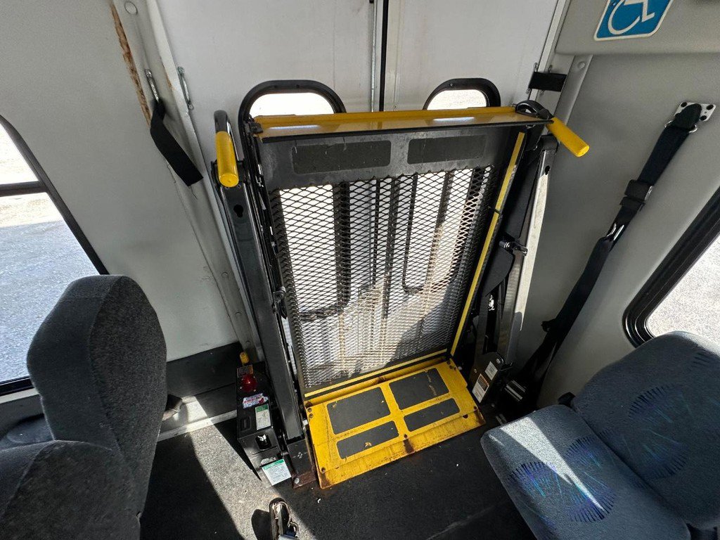 Used 2013 Ford E-450 and Econoline 450 Super Duty w/ Shuttle Bus Prep Pkg image 19