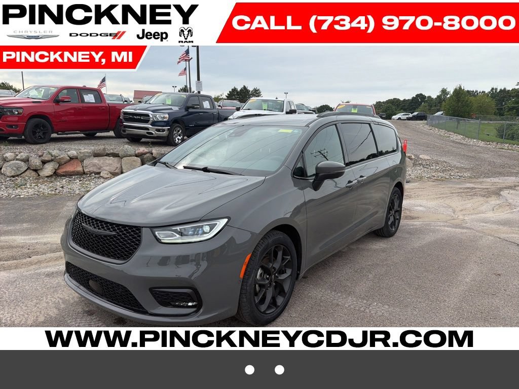 Used 2023 Chrysler Pacifica Touring-L w/ S Appearance Package