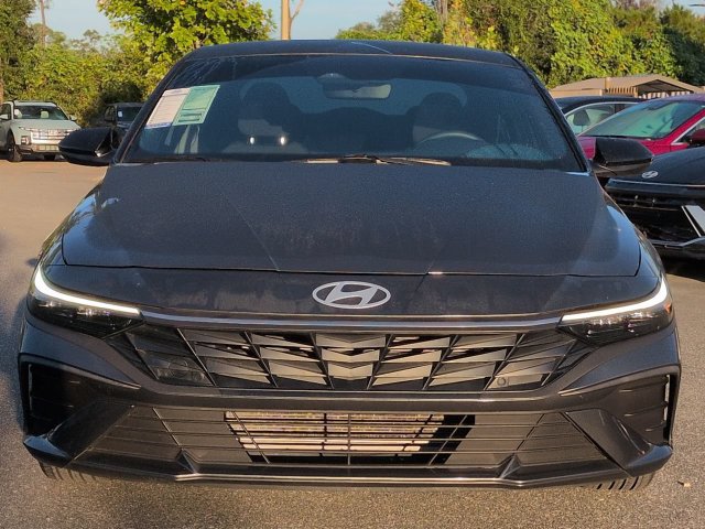 Used 2025 Hyundai Elantra Sport FWD image 9