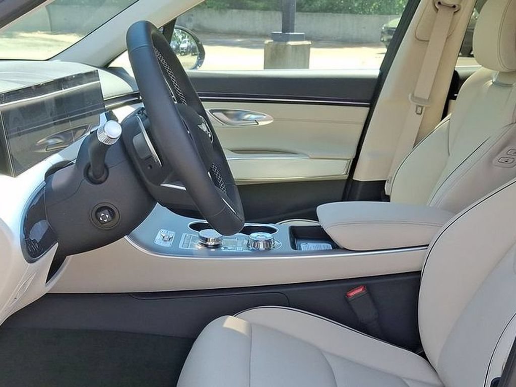 New 2026 Genesis GV70 2.5T Advanced AWD/4WD image 14