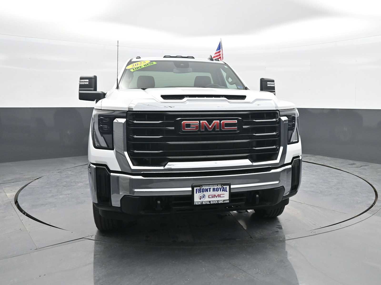 Used 2025 GMC Sierra 2500 Pro w/ Convenience Package image 2