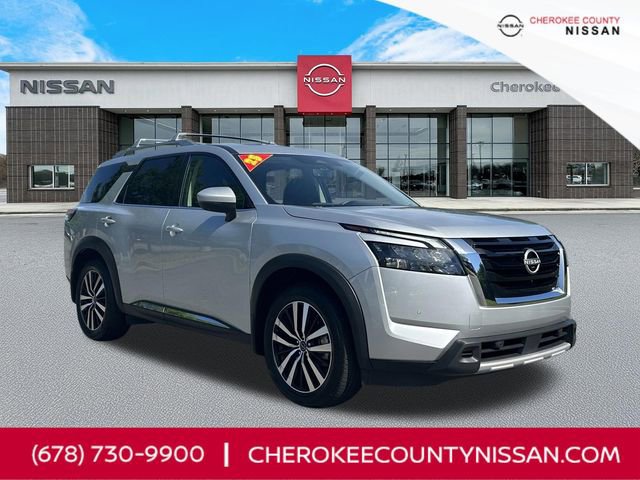 Certified 2025 Nissan Pathfinder Platinum FWD image 1