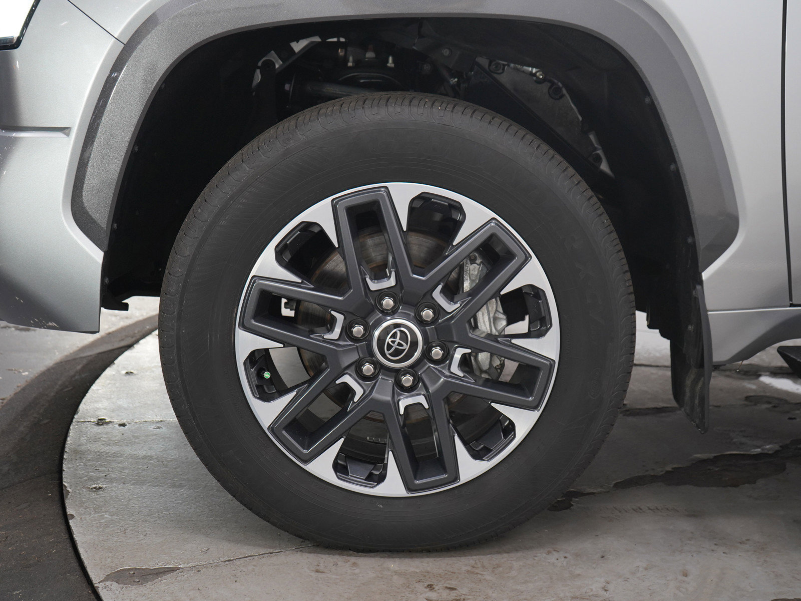 Used 2023 Toyota Tundra Limited AWD/4WD image 29