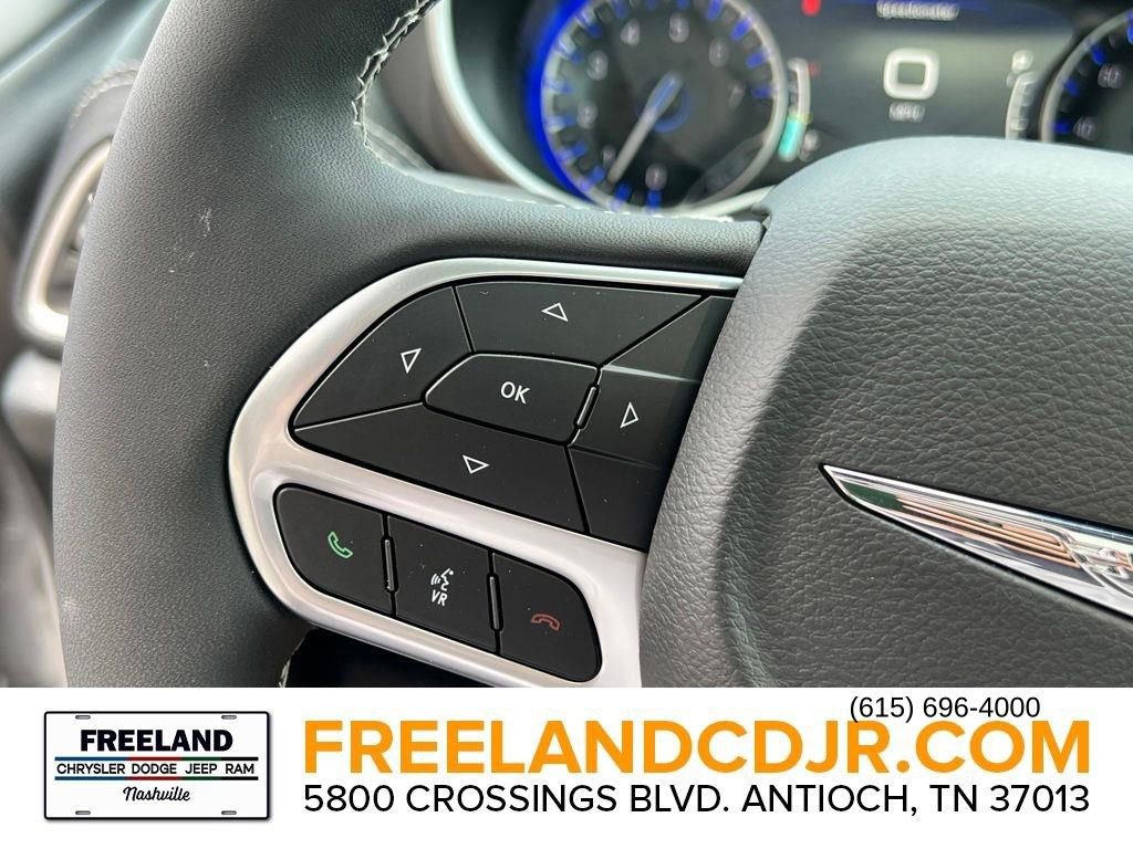 New 2025 Chrysler Pacifica Select image 12