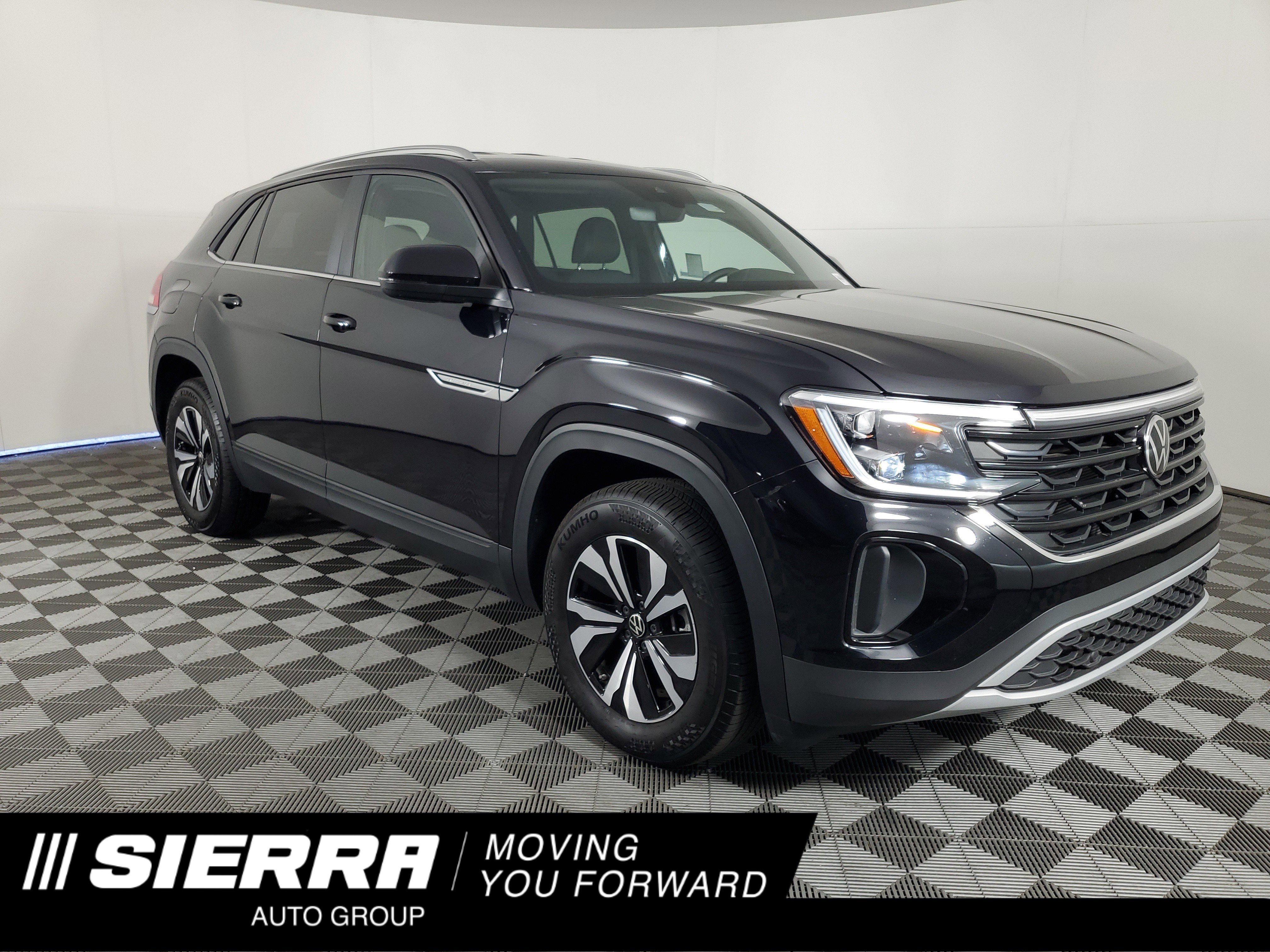 Used 2025 Volkswagen Atlas Cross Sport SE image 1