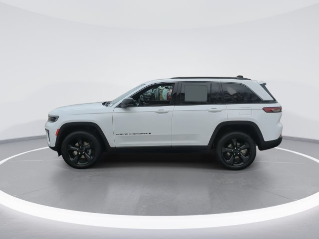 New 2026 Jeep Grand Cherokee Limited w/ Limited Altitude Package RWD image 5
