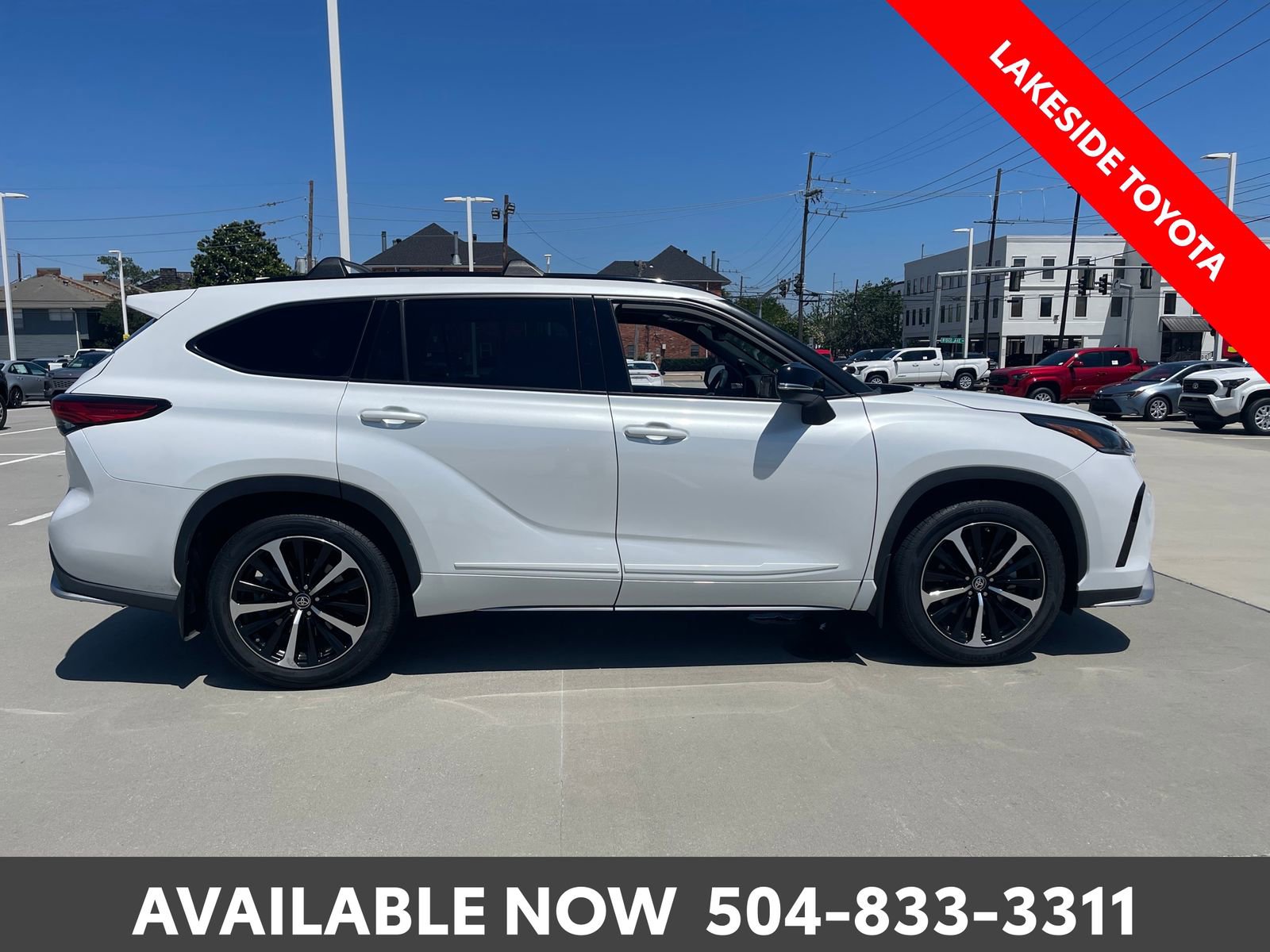 Used 2022 Toyota Highlander XSE FWD image 6