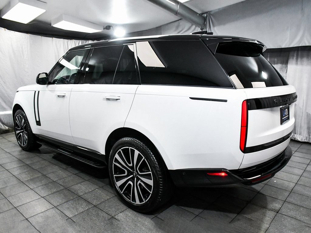 Used 2024 Land Rover Range Rover SE AWD/4WD image 4