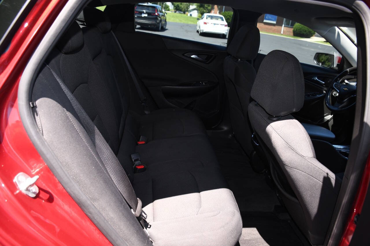Used 2018 Chevrolet Malibu LT FWD image 21