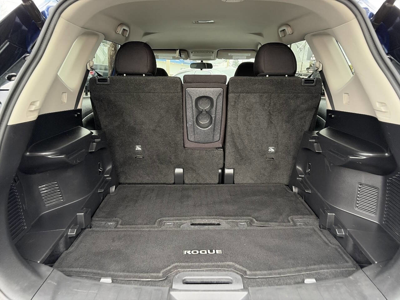 Used 2018 Nissan Rogue SV image 7