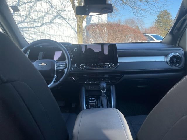 Used 2023 Chevrolet Colorado LT w/ LT Convenience Package image 2