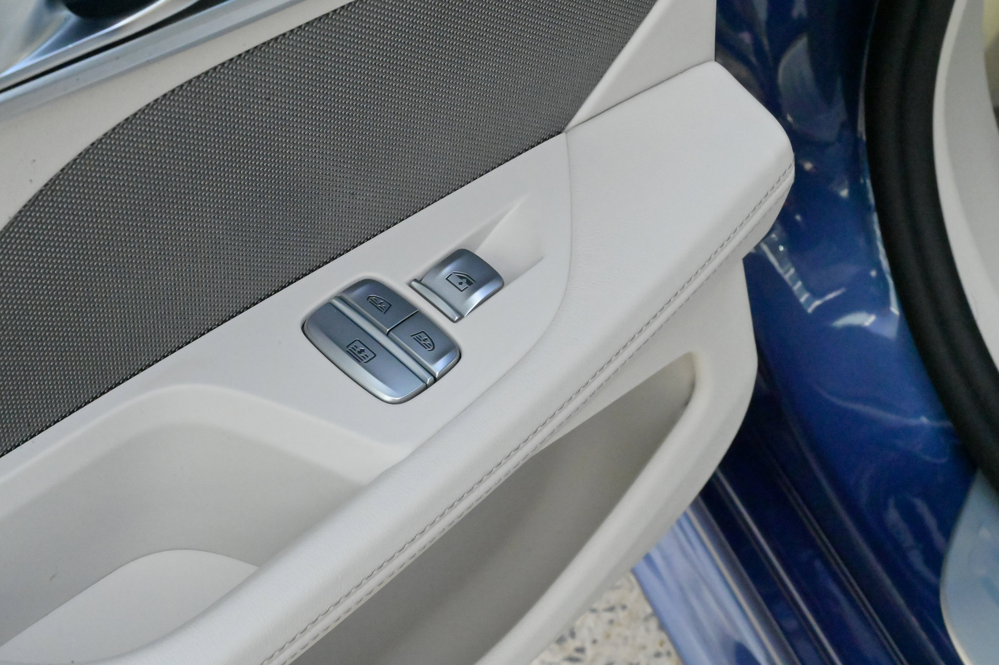 Used 2022 BMW ALPINA B8 xDrive Gran Coupe w/ Driving Assistance Package 2 image 39