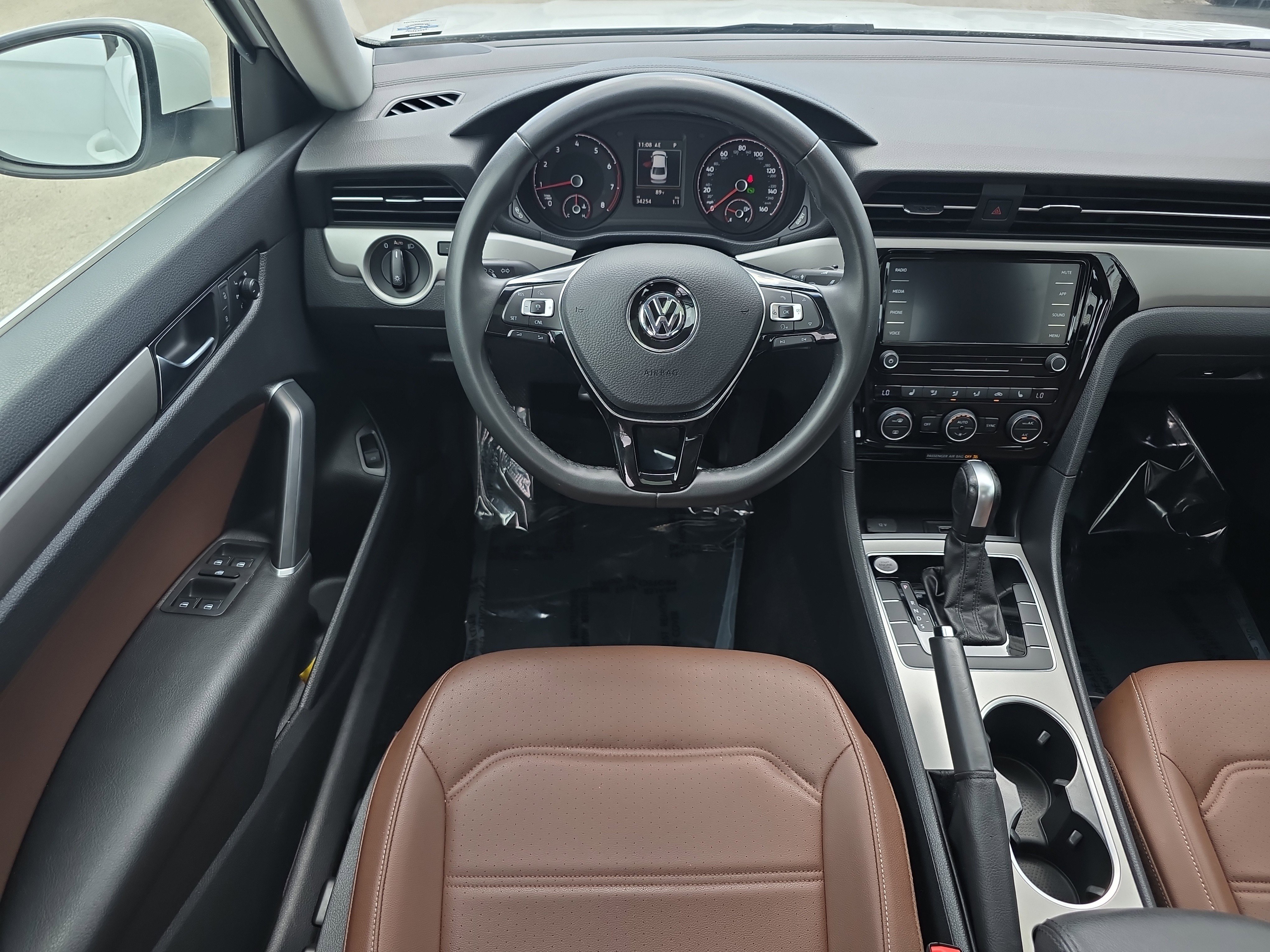 Used 2021 Volkswagen Passat 2.0T SE FWD image 17