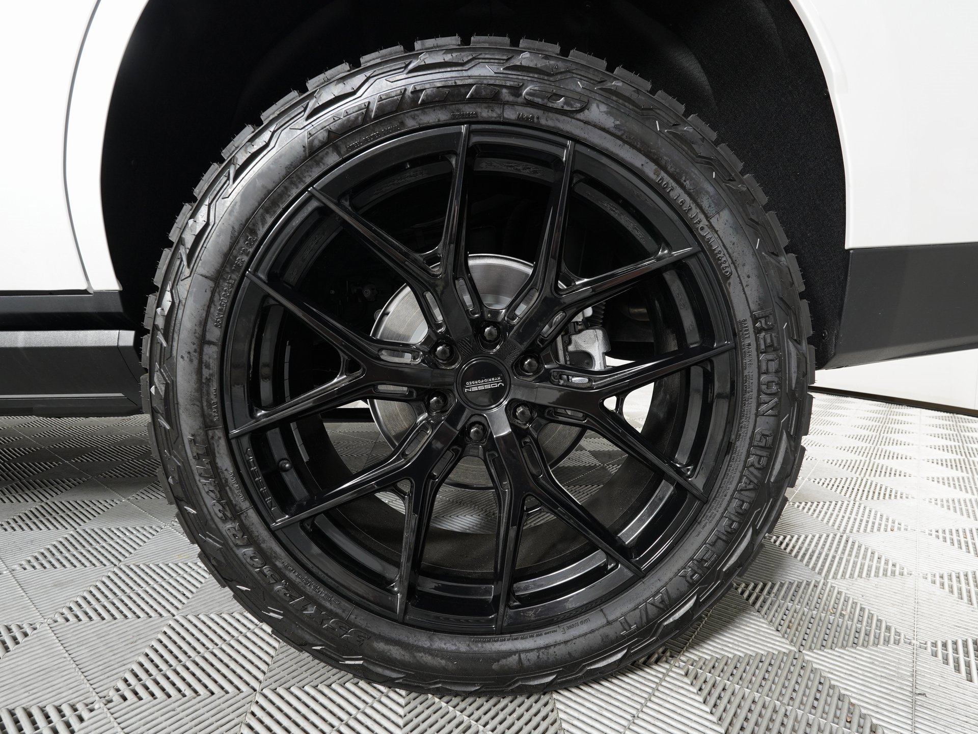 Used 2025 GMC Yukon Denali Ultimate image 38