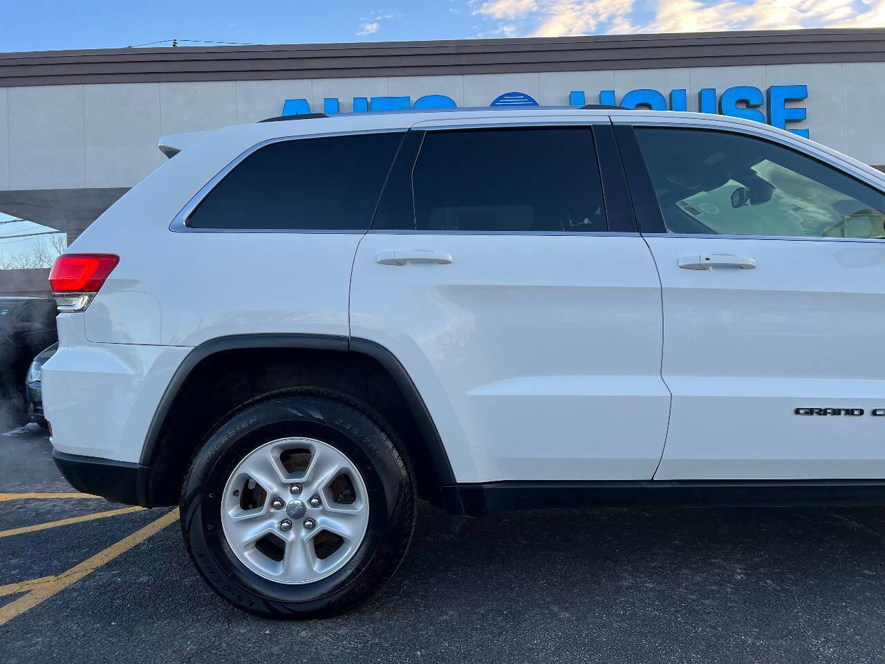 Used 2017 Jeep Grand Cherokee Laredo w/ Quick Order Package 23E AWD/4WD image 35
