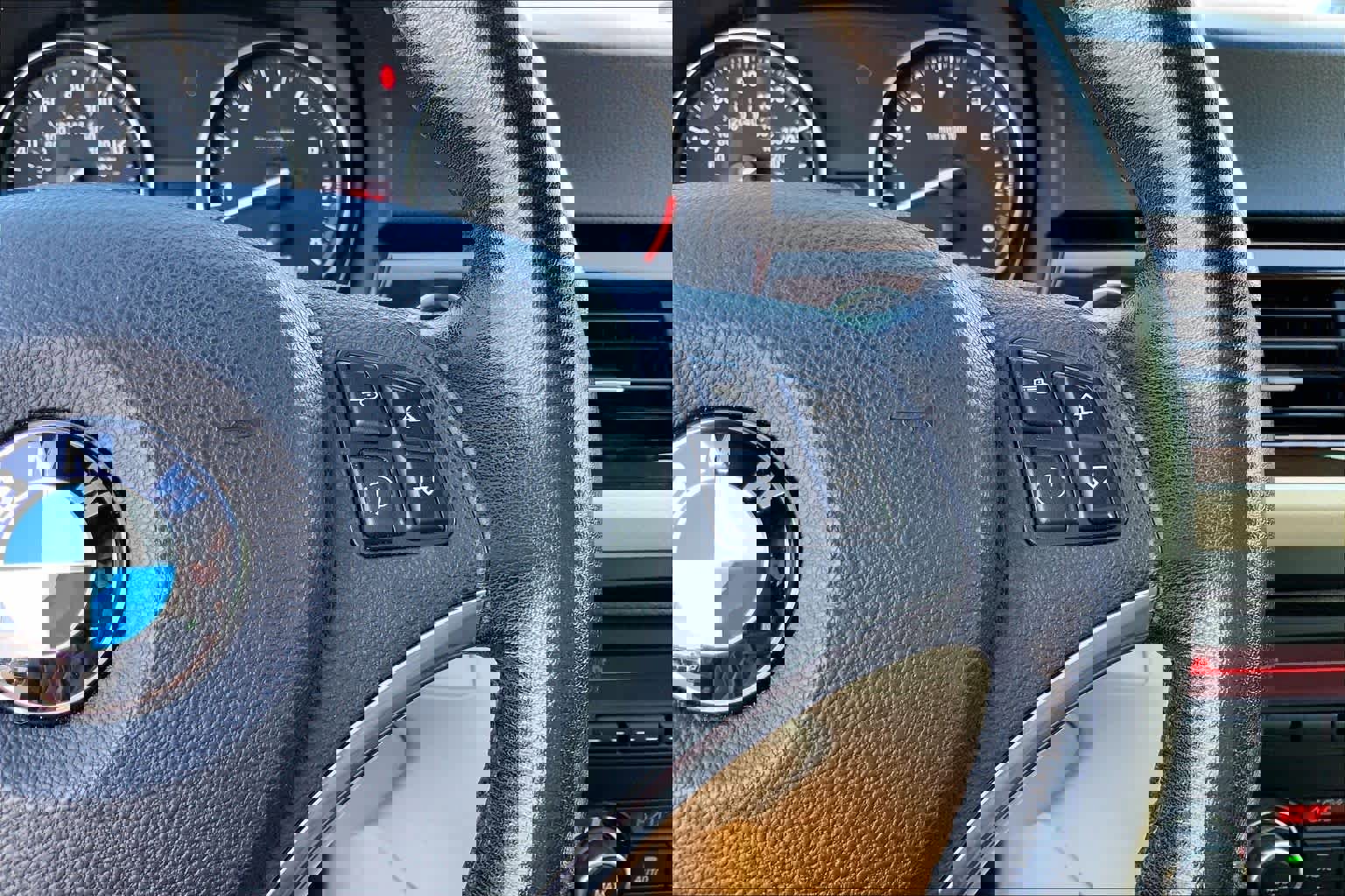 Used 2013 BMW 328i Convertible image 24